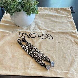 UNO de 50 Black and Silver Beaded Bracelet